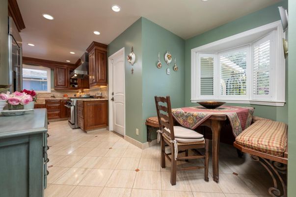 Dining room, Interior, Kitchen, Recessed Lighting