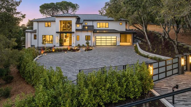 Attached, Exterior, Facade, Mediterranean