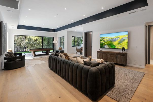 Interior, Living room, Recessed Lighting, Wood Texture Flooring