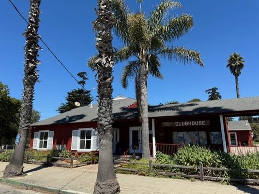 Exterior, Facade, Ranch