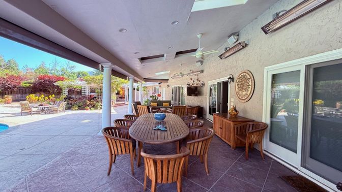 Dining room, Exterior, Recessed Lighting