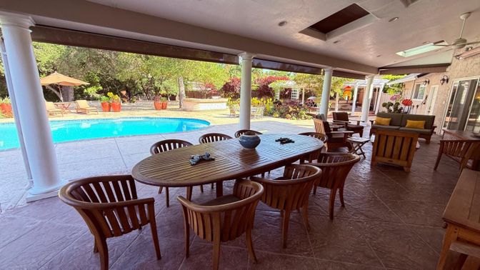 Exterior, Pool