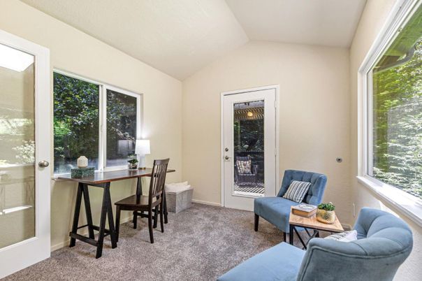 Home Office, Interior