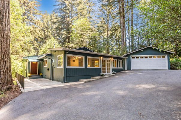 Detached Garage, Exterior