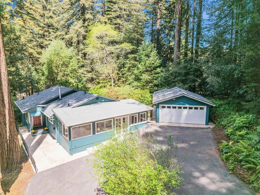 Detached Garage, Exterior