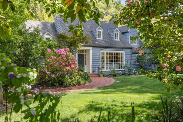 Backyard, Exterior, Facade, Cape Cod