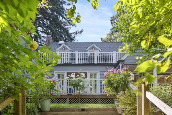 Exterior, Facade, Queen Anne Victorian