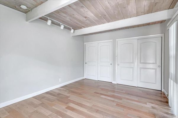 Empty room, Interior, Wooden Ceilings, Wood Texture Flooring