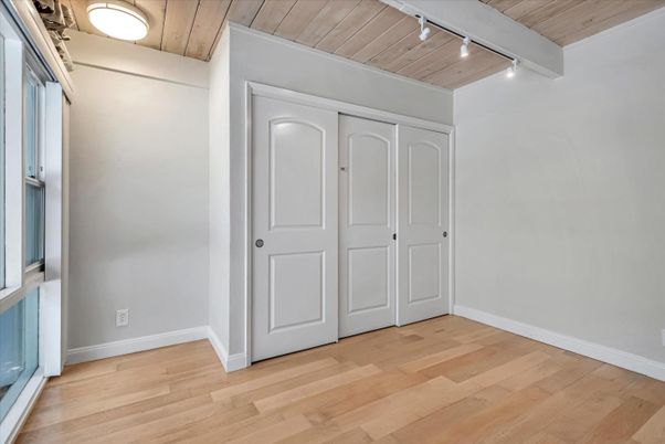 Empty room, Interior, Wooden Ceilings, Wood Texture Flooring