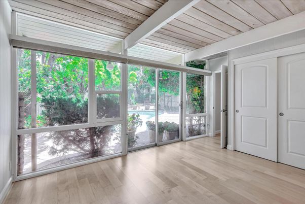 Empty room, Interior, Sun Room, Wooden Ceilings, Wood Texture Flooring