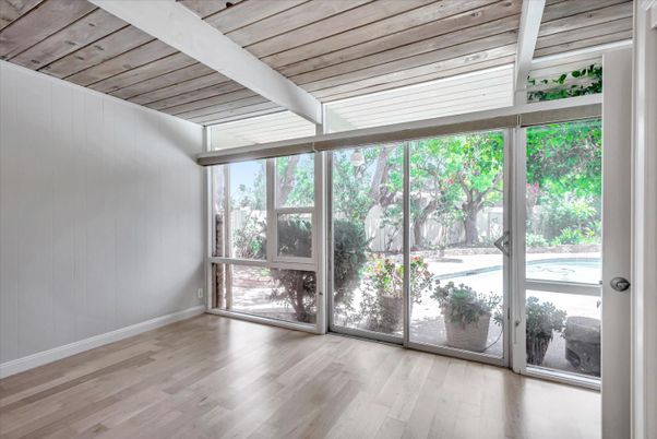 Empty room, Interior, Sun Room, Wooden Ceilings, Wood Texture Flooring