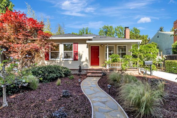 Backyard, Exterior, Facade, Ranch