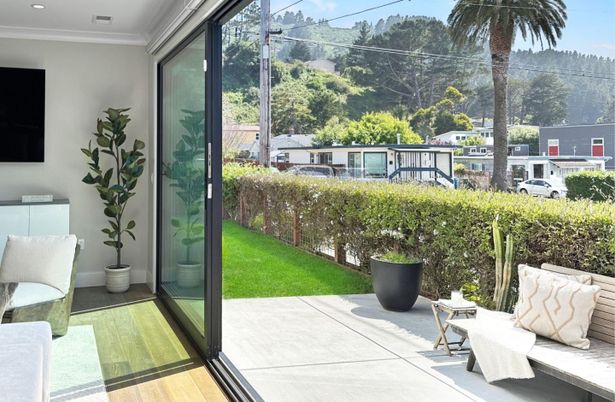 Exterior, Sun Room