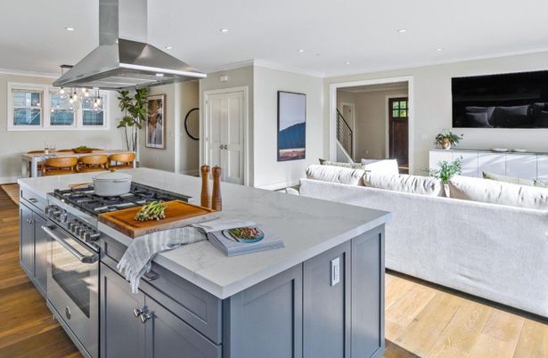 Dining room, Interior, Kitchen, Living room, Pendant Lights, Recessed Lighting, Stainless Steel Appliances, Wood Texture Flooring