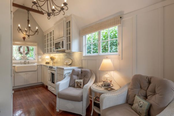 Chandelier, Interior, Kitchen, Wood Texture Flooring
