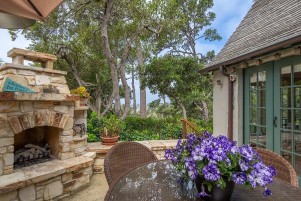 Exterior, Fireplace