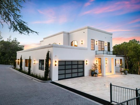 Attached, Exterior, Facade, Modern