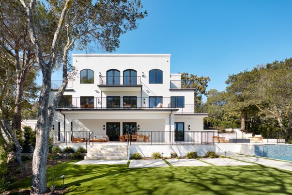 Backyard, Exterior, Facade, Pool, Modern