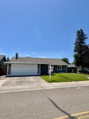Attached, Exterior, Facade, Ranch