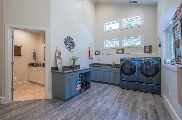 Interior, Washer, Wood Texture Flooring