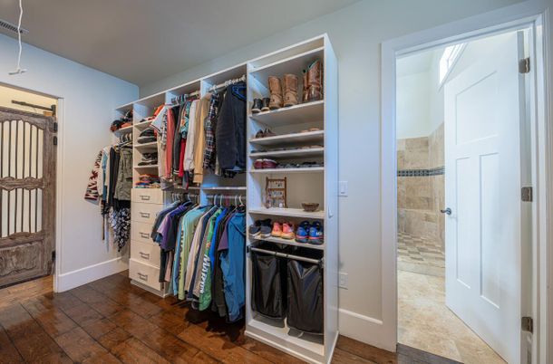 Interior, Walk-in Closets, Wood Texture Flooring