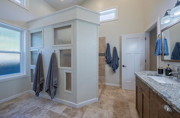 Bathroom, Interior, Recessed Lighting