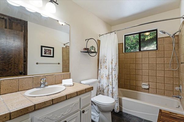 Bathroom, Interior, Tile Countertops