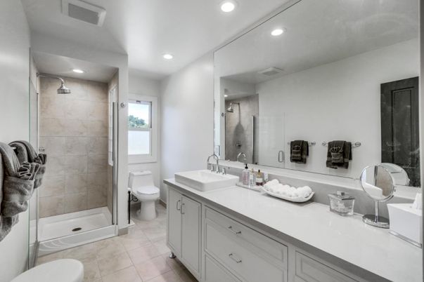 Bathroom, Dual Sink Vanities, Interior, Recessed Lighting