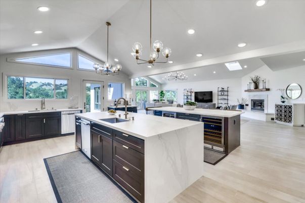 Fireplace, Interior, Kitchen, Pendant Lights, Recessed Lighting, Wood Texture Flooring