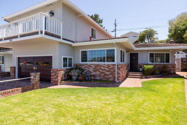 Attached, Backyard, Exterior, Facade, Brick Facade, American Craftsman