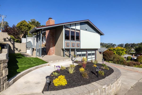 Attached, Exterior, Facade, Modern