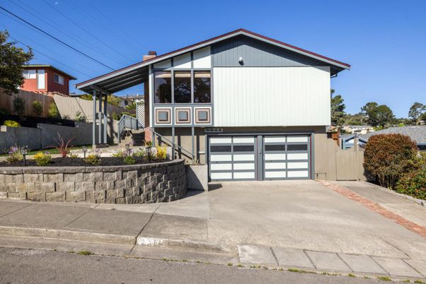 Attached, Exterior, Facade, Modern