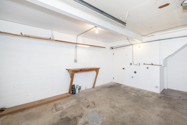 Garage, Interior