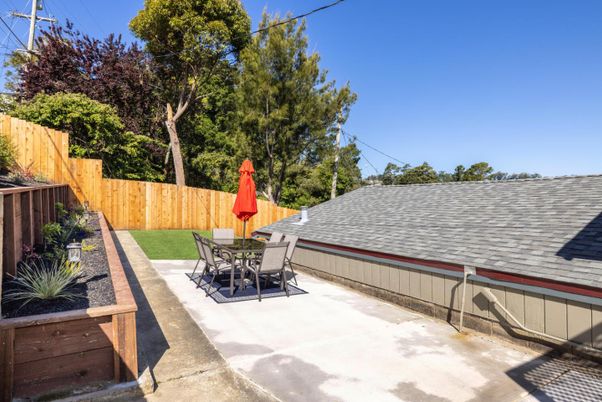 Backyard, Exterior