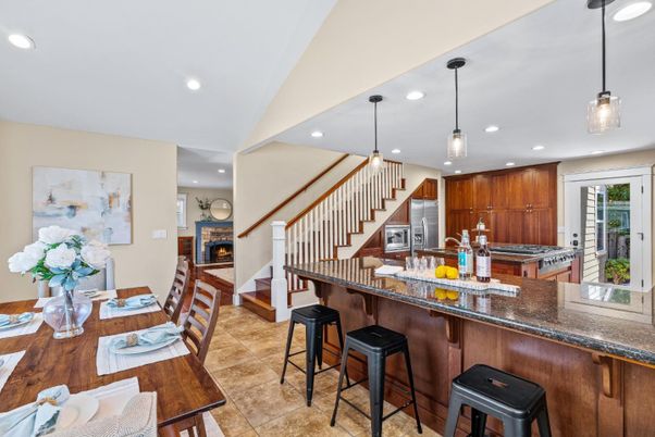 Dining room, Interior, Kitchen, Pendant Lights, Recessed Lighting, Stainless Steel Appliances