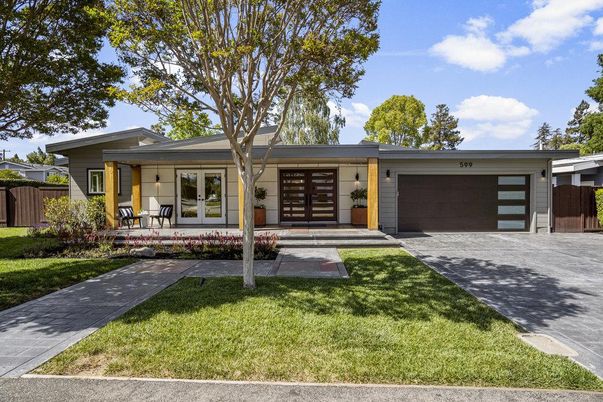 Attached, Exterior, Facade, Ranch