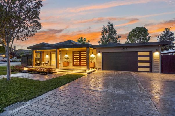 Attached, Exterior, Facade, Modern