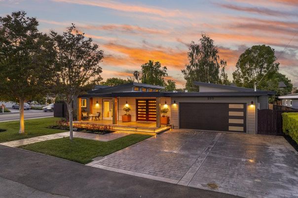 Attached, Exterior, Facade, Modern