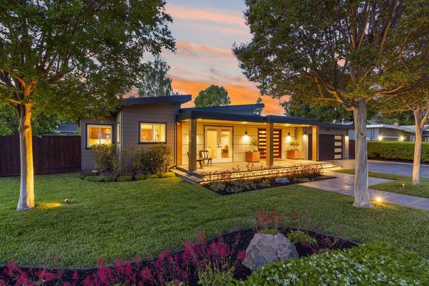 Backyard, Exterior, Facade, Modern