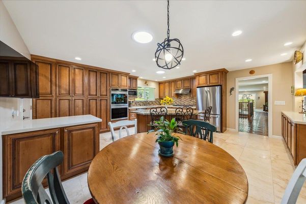 Dining room, Interior, Kitchen, Pendant Lights, Recessed Lighting, Stainless Steel Appliances