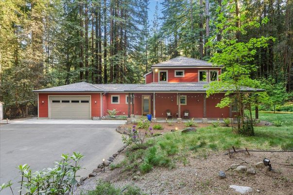 Attached, Exterior, Facade, Log Home
