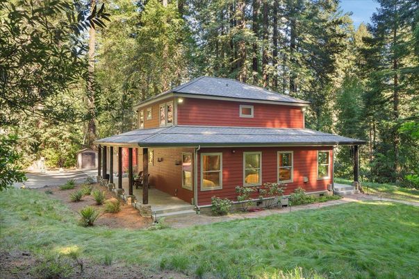 Backyard, Detached Garage, Exterior, Facade, Log Home