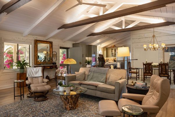 Chandelier, Dining room, Interior, Living room, Wood Texture Flooring