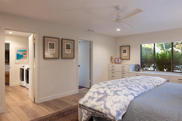 Bedroom, Interior, Recessed Lighting, Washer, Wood Texture Flooring