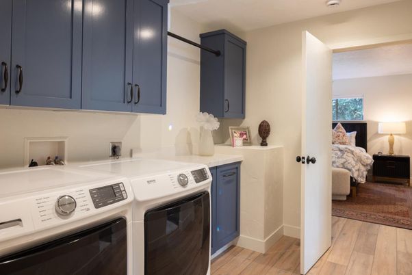 Interior, Washer, Wood Texture Flooring