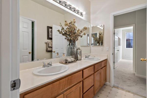 Bathroom, Dual Sink Vanities, Interior