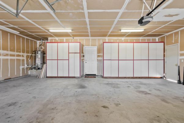 Garage, Interior