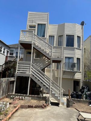 Exterior, Facade, Rowhouse