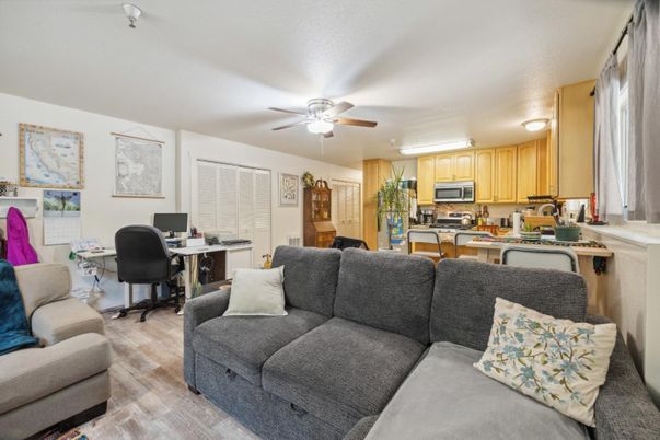 Home Office, Interior, Kitchen, Living room, Stainless Steel Appliances