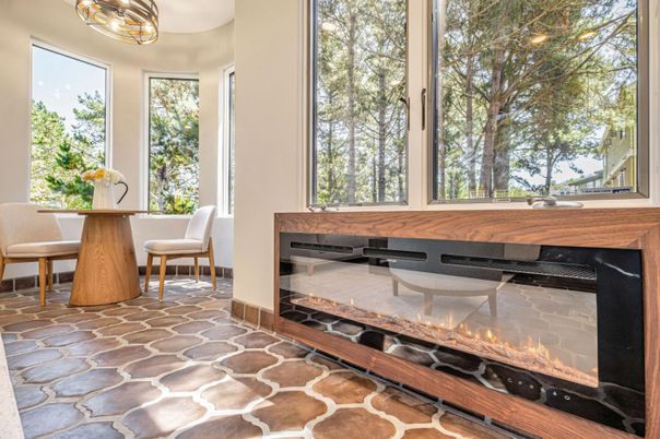 Dining room, Fireplace, Interior